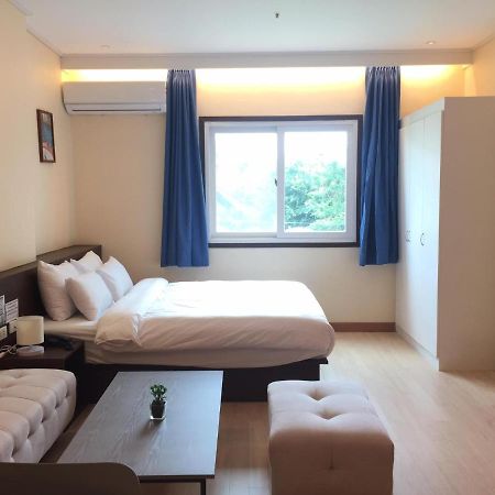 On Hotel Friendship Angeles Zewnętrze zdjęcie