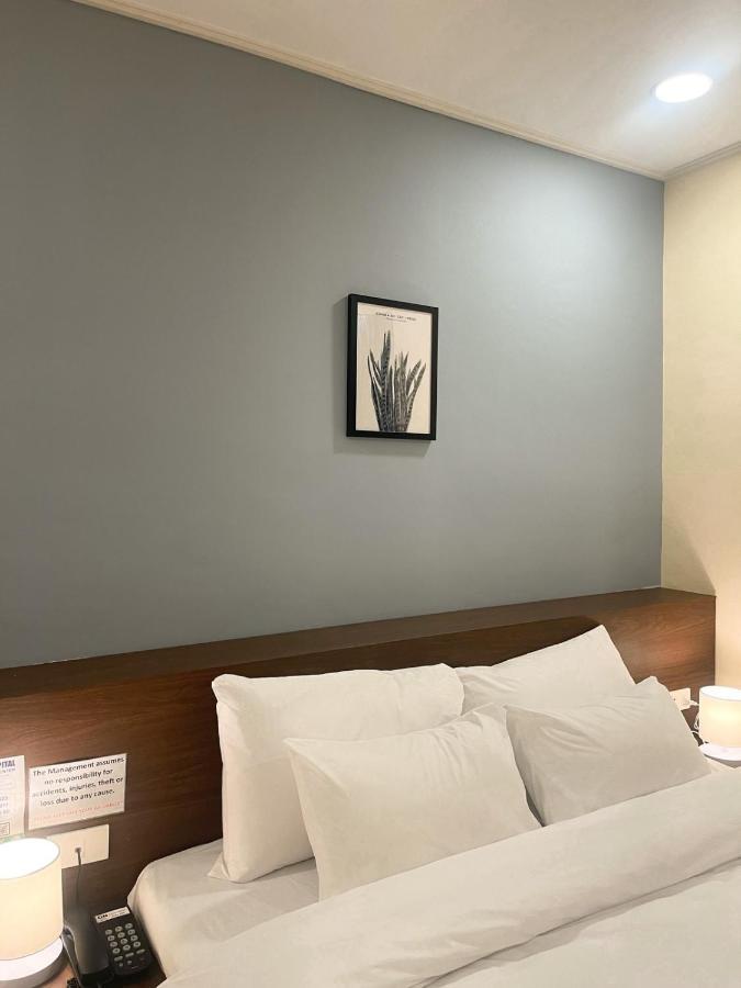 On Hotel Friendship Angeles Zewnętrze zdjęcie